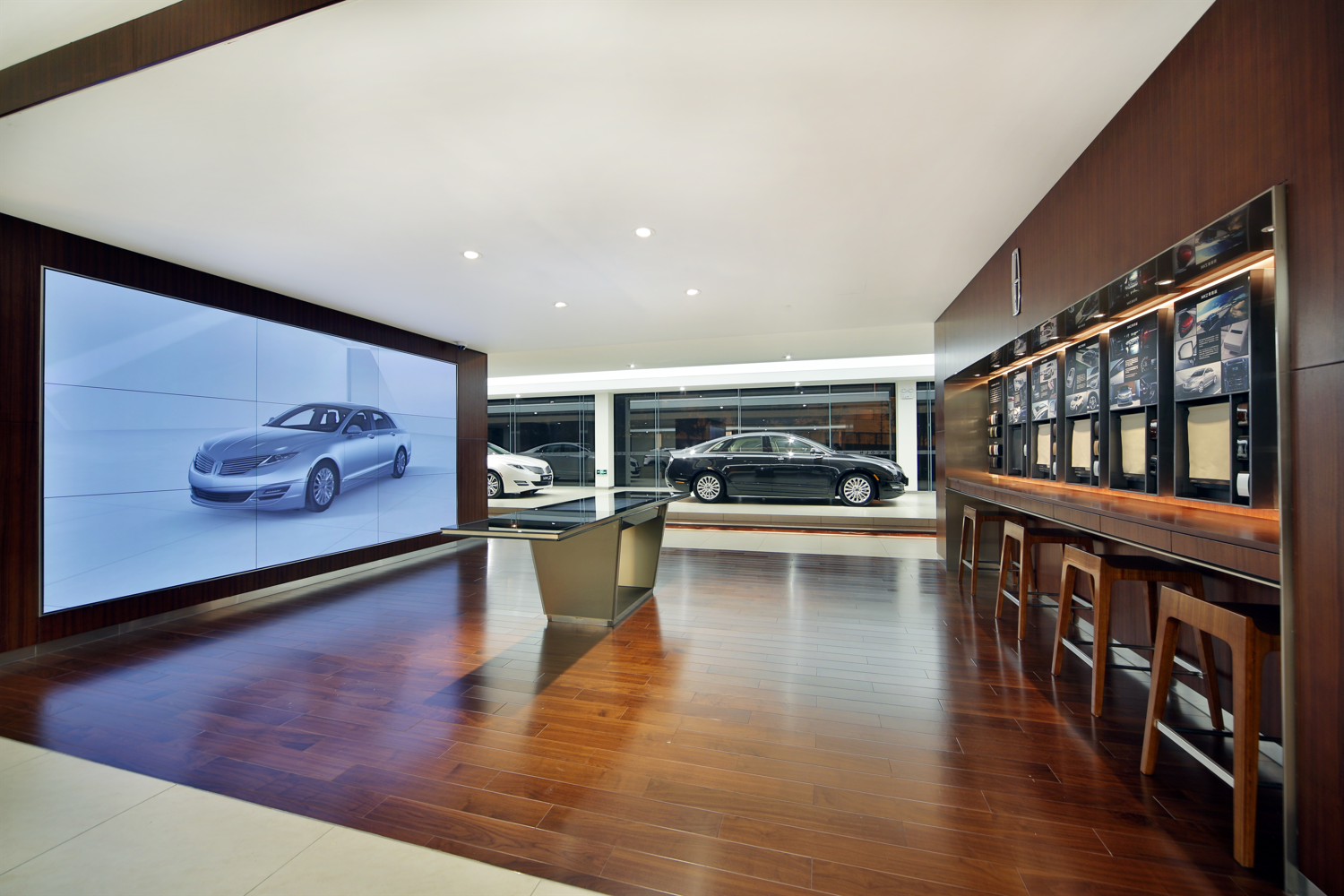 Lincoln Personalized Studio